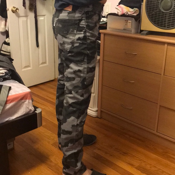 LEVIS - Picture 4 of 5